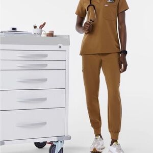 Figs Catarina One-Pocket Scrub Top dark brown size xxl